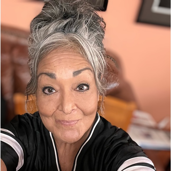 Meet your Posher, Sher - Picture 3 of 13